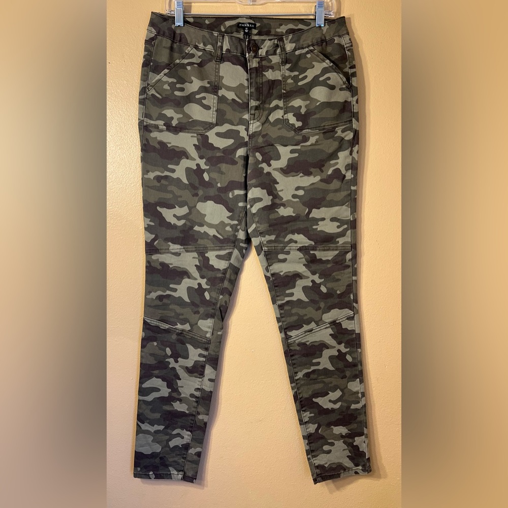 Women’s Camo Pants by HANNAH size 12